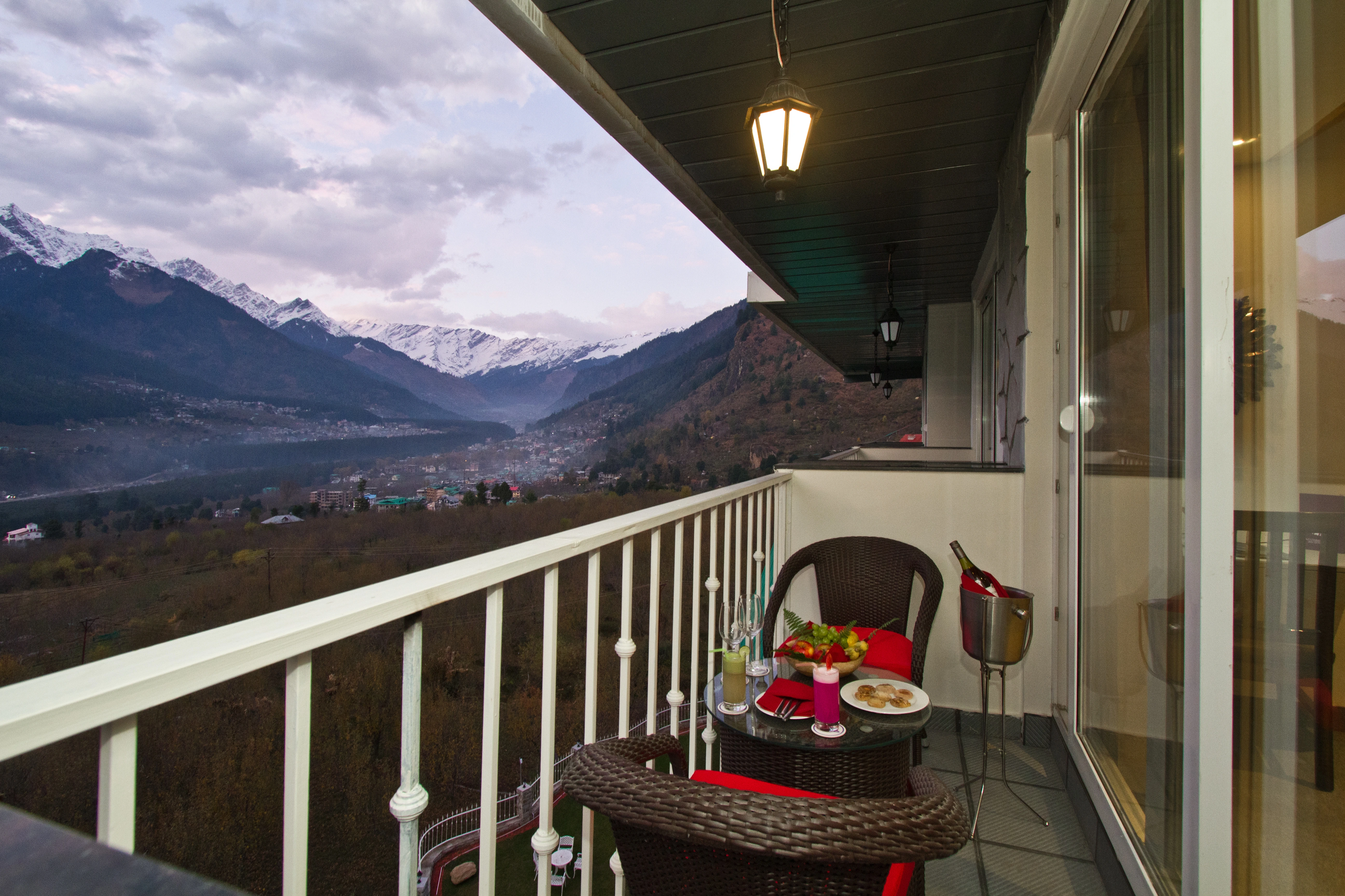 Glacier View Room In Manali